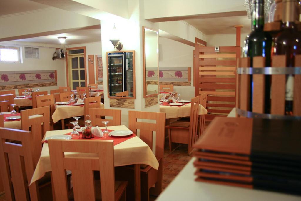 Pension Varadia Oradea Exteriér fotografie