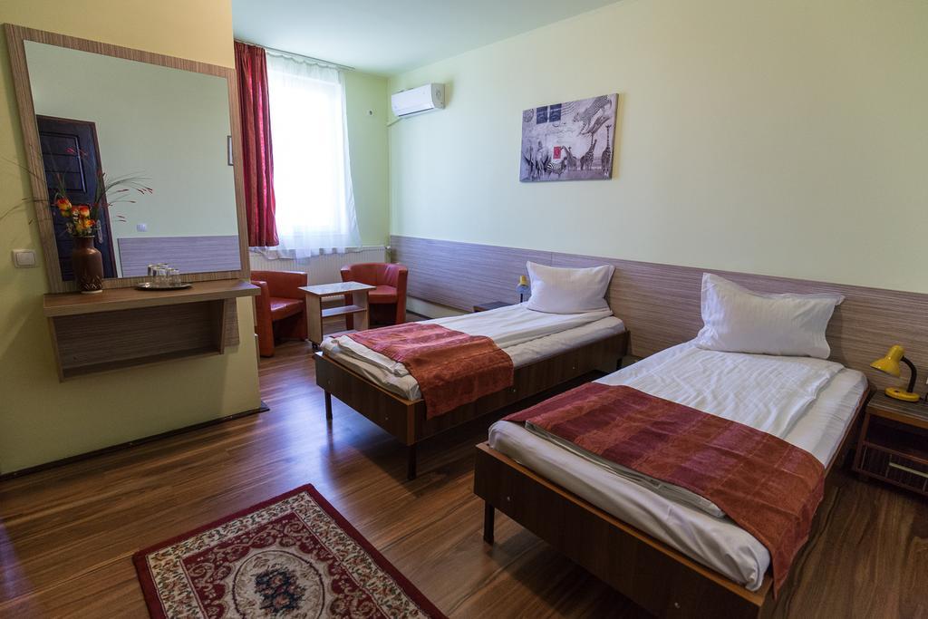 Pension Varadia Oradea Exteriér fotografie