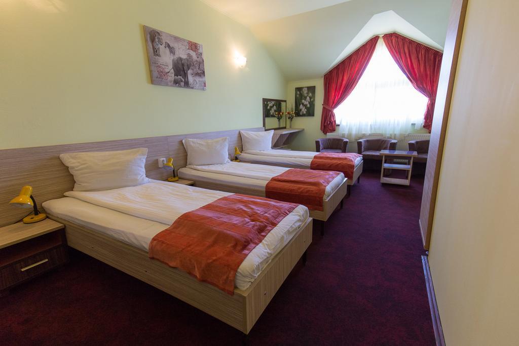 Pension Varadia Oradea Exteriér fotografie