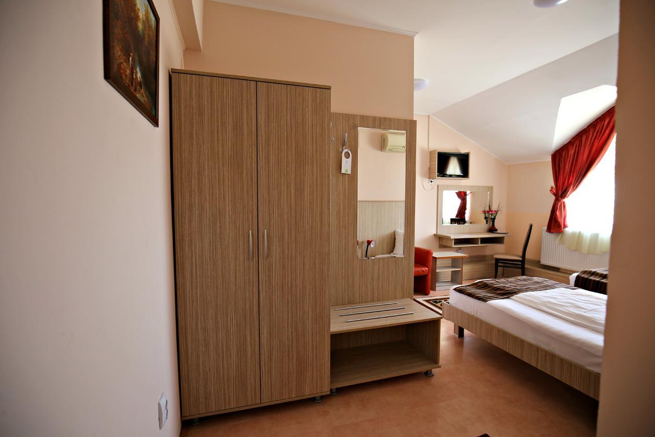 Pension Varadia Oradea Exteriér fotografie