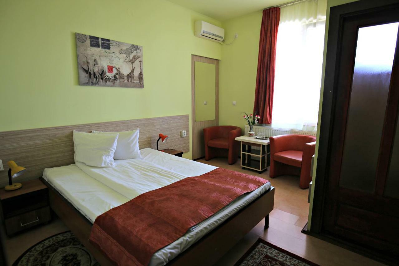 Pension Varadia Oradea Exteriér fotografie
